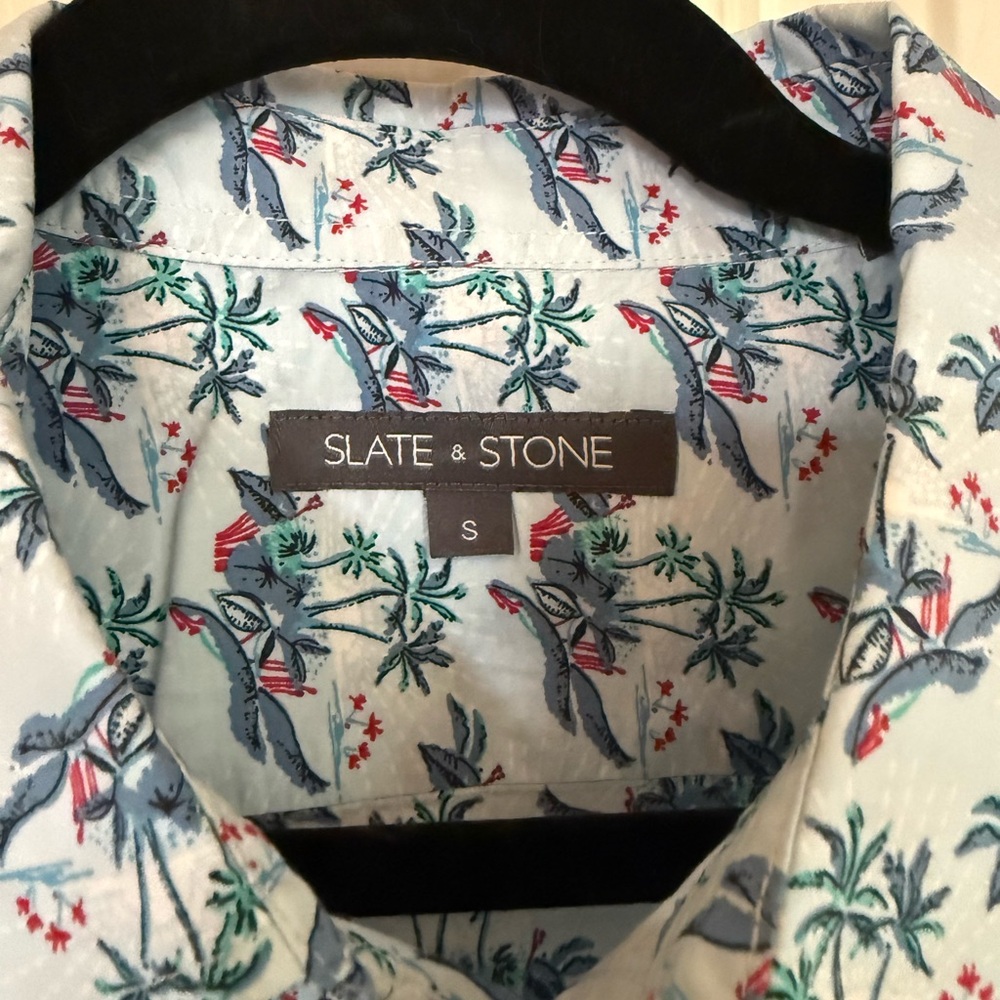 Slate & Stone Men's Blue Tropical Button Down Shirt - Picture 2 of 5